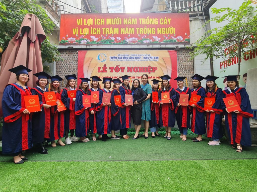 Cao đẳng Công nghệ Y Dược Việt Nam TPHCM